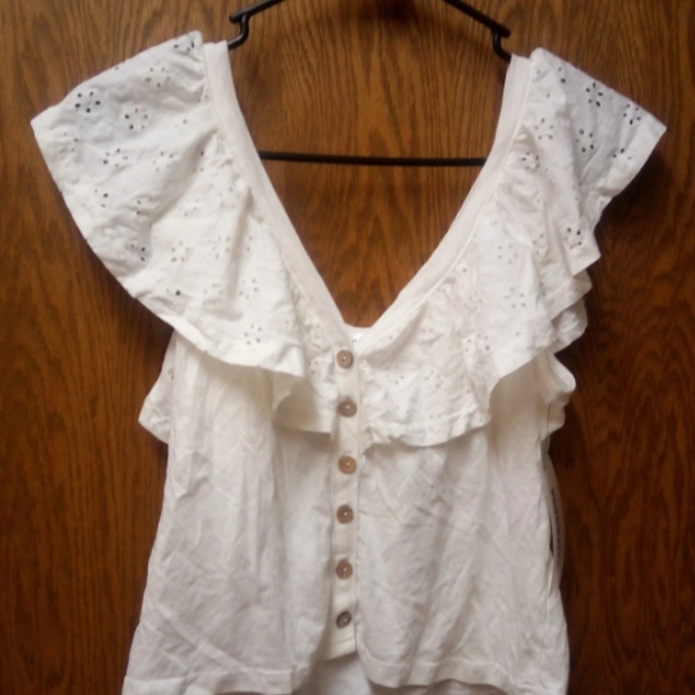 NWT Juniors Roommate Ruffle White Button Up Crop Top